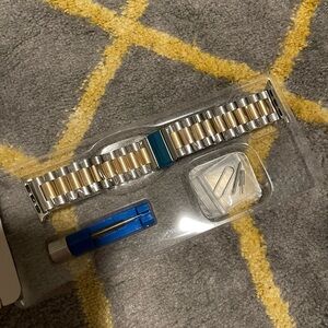 Two-Tone Metal Watch Band with Tool